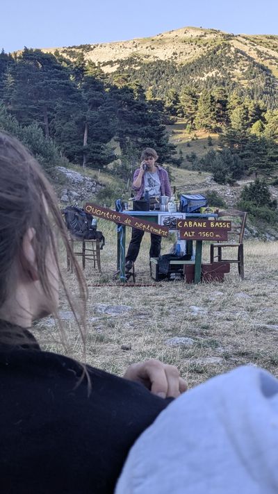 Le spectacle Le Sens de la Pente en résidence à la Tour de Borne